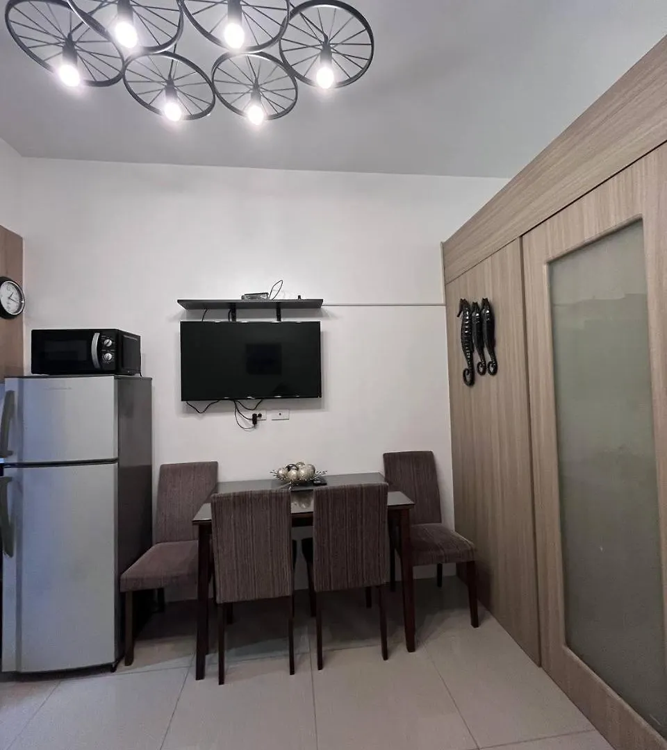 Biglaang Lakad By Metro Staycation Pasay Aparthotel