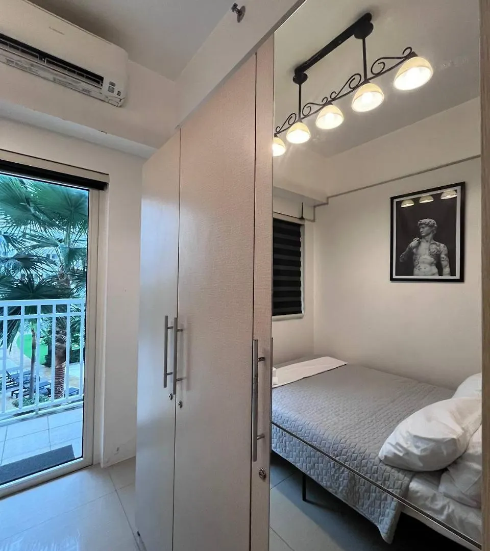 Biglaang Lakad By Metro Staycation contacts